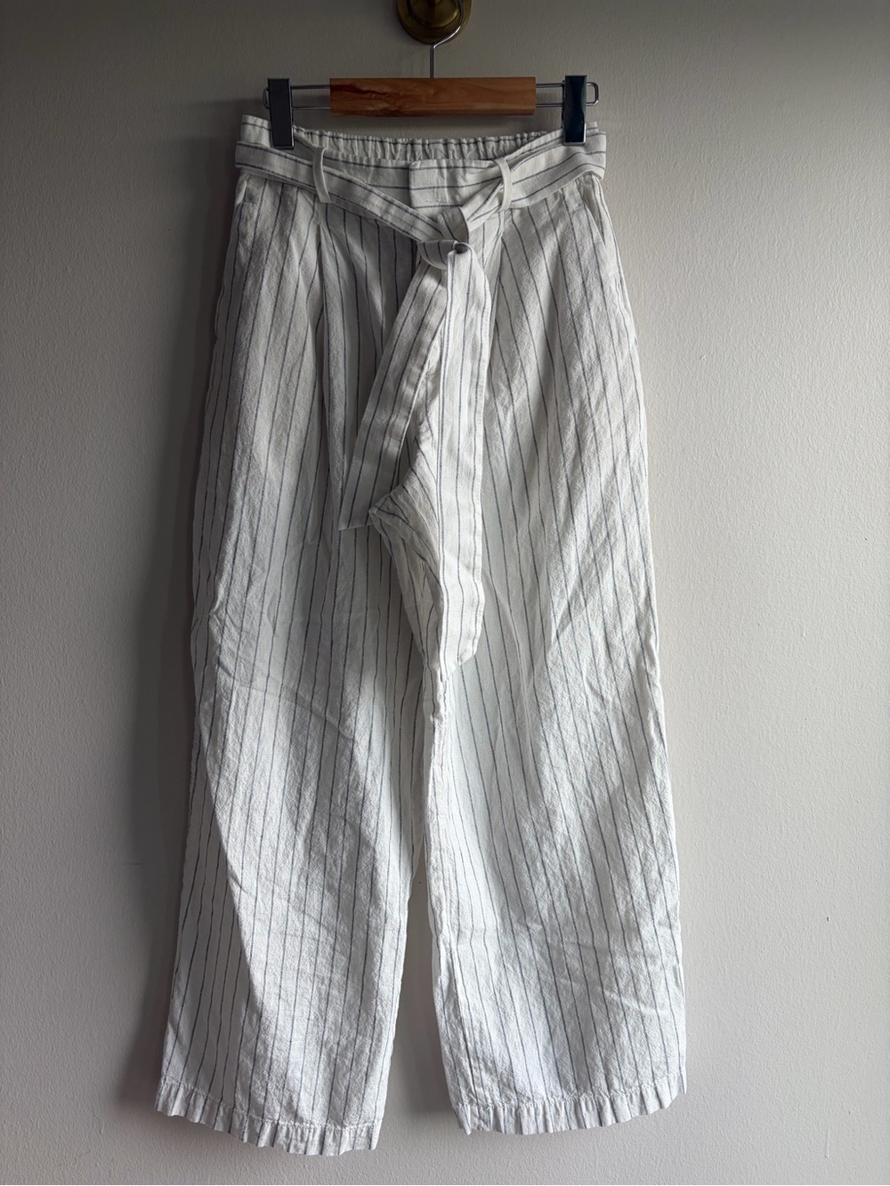 Uniqlo White Wide-Leg Pinstripe Pants with Tie Waist